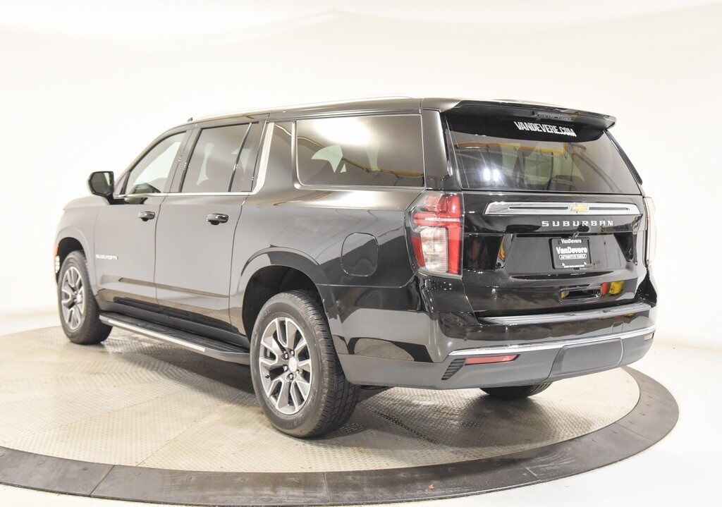 2023 Chevrolet Suburban LS Akron