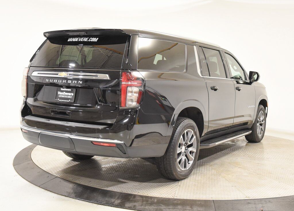 2023 Chevrolet Suburban LS Akron