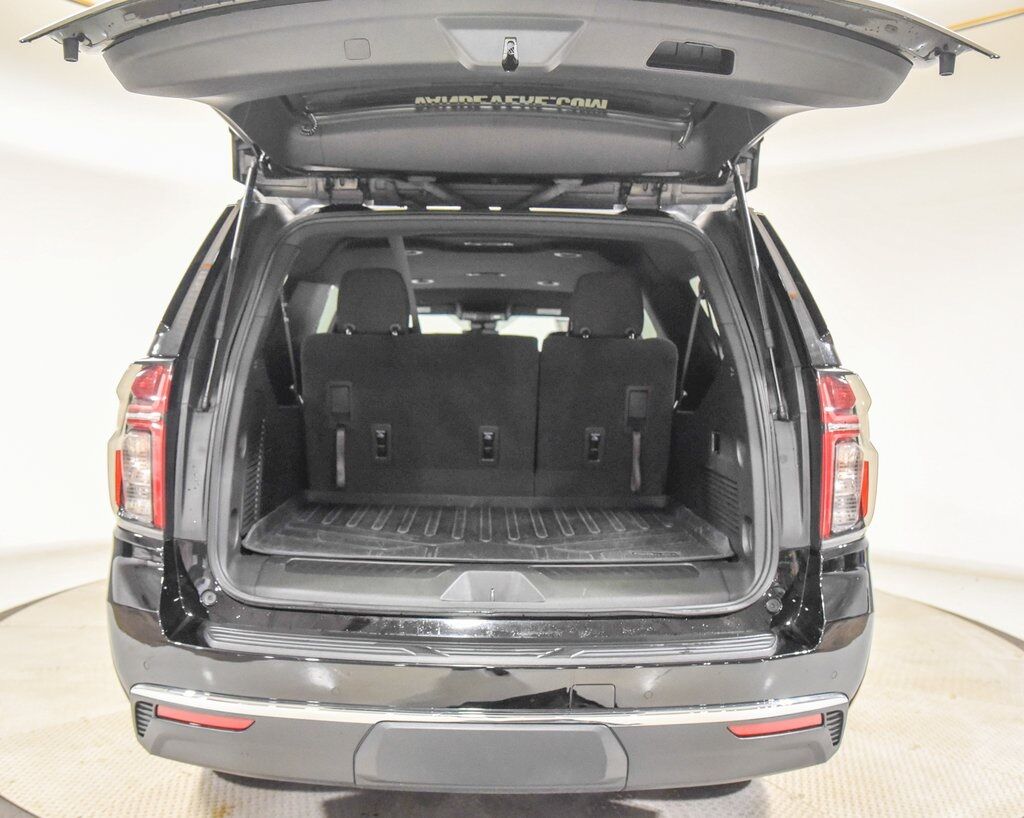 2023 Chevrolet Suburban LS Akron