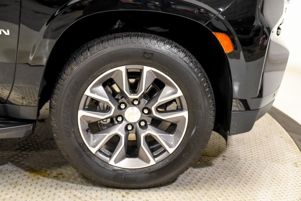 2023 Chevrolet Suburban LS Akron