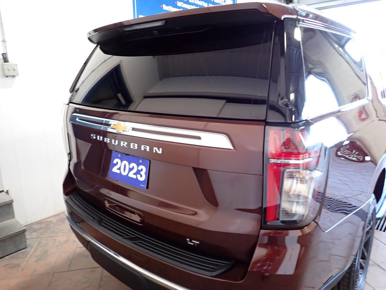 2023 Chevrolet Suburban LT 4WD 4DR LEATHER NAVI Listowel ON