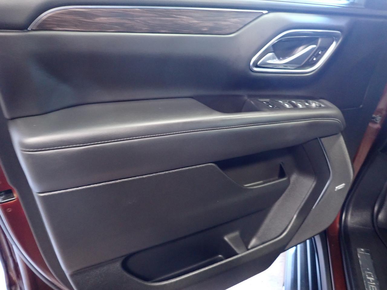 2023 Chevrolet Suburban LT 4WD 4DR LEATHER NAVI Listowel ON
