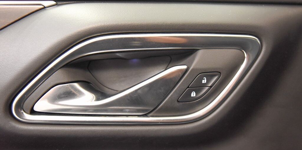 2023 Chevrolet Suburban LT Akron