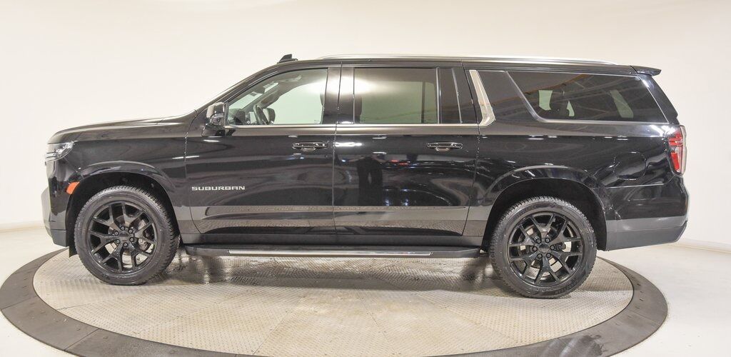 2023 Chevrolet Suburban LT Akron