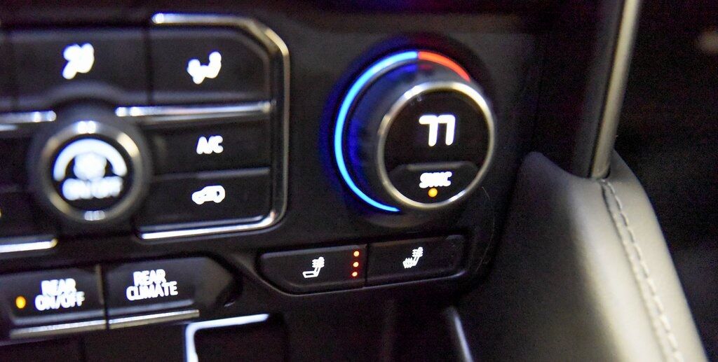 2023 Chevrolet Suburban LT Akron