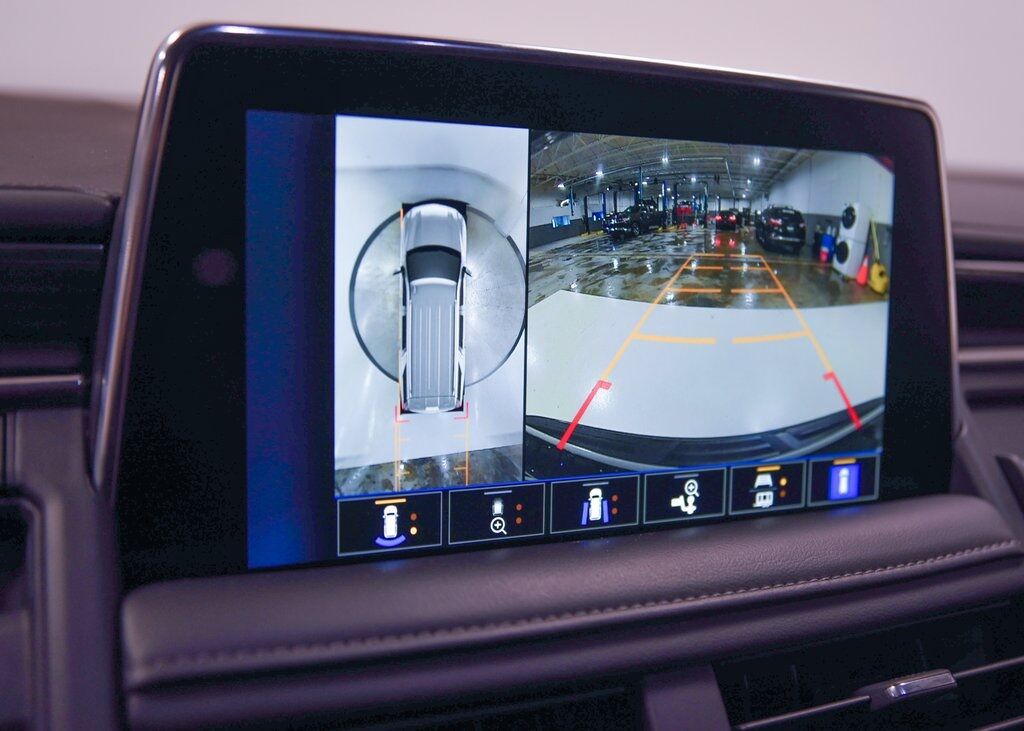 2023 Chevrolet Suburban LT Akron