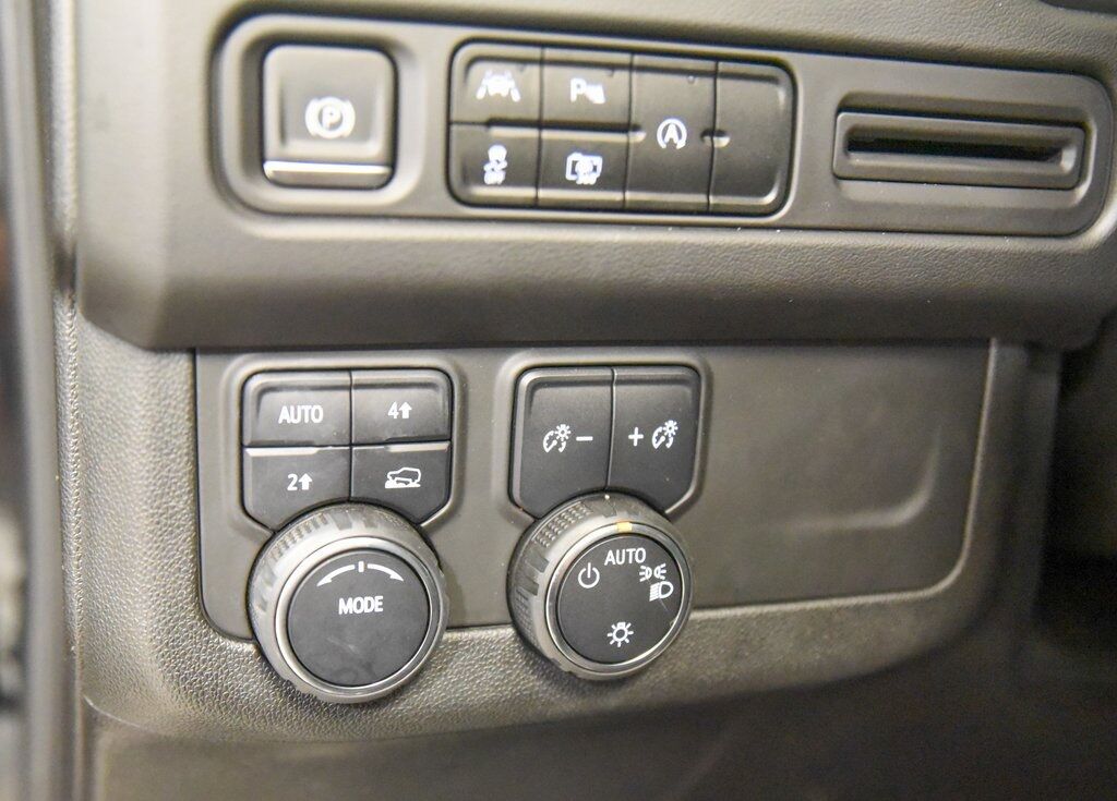 2023 Chevrolet Suburban LT Akron