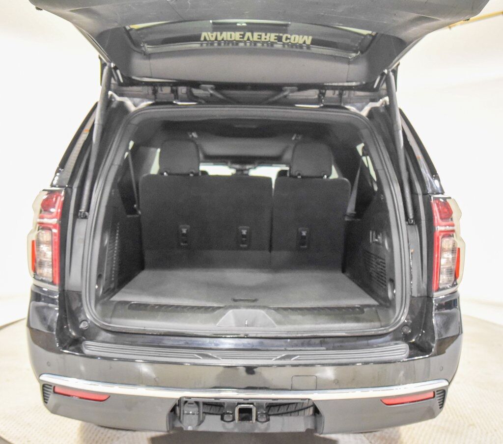 2023 Chevrolet Suburban LT Akron