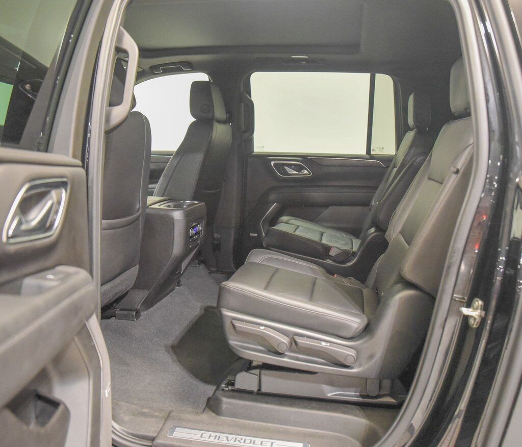 2023 Chevrolet Suburban LT Akron