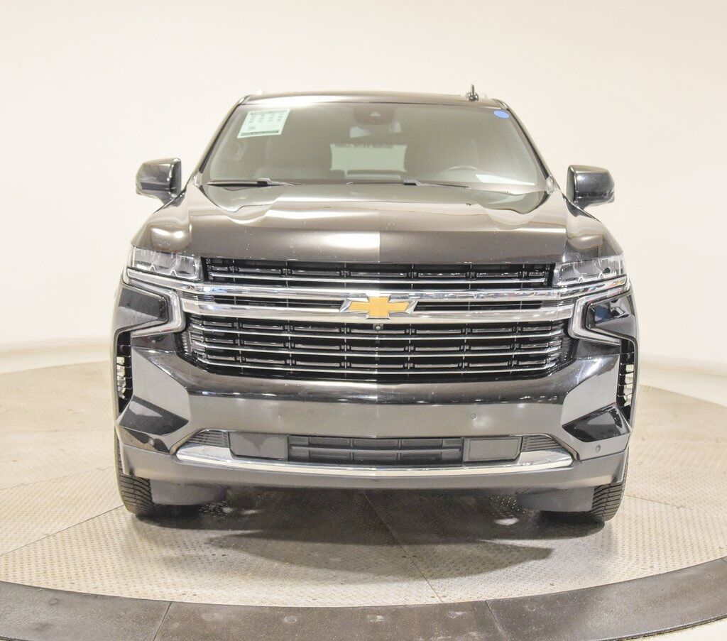 2023 Chevrolet Suburban LT Akron