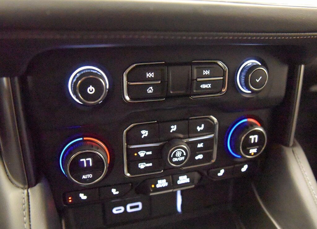 2023 Chevrolet Suburban LT Akron