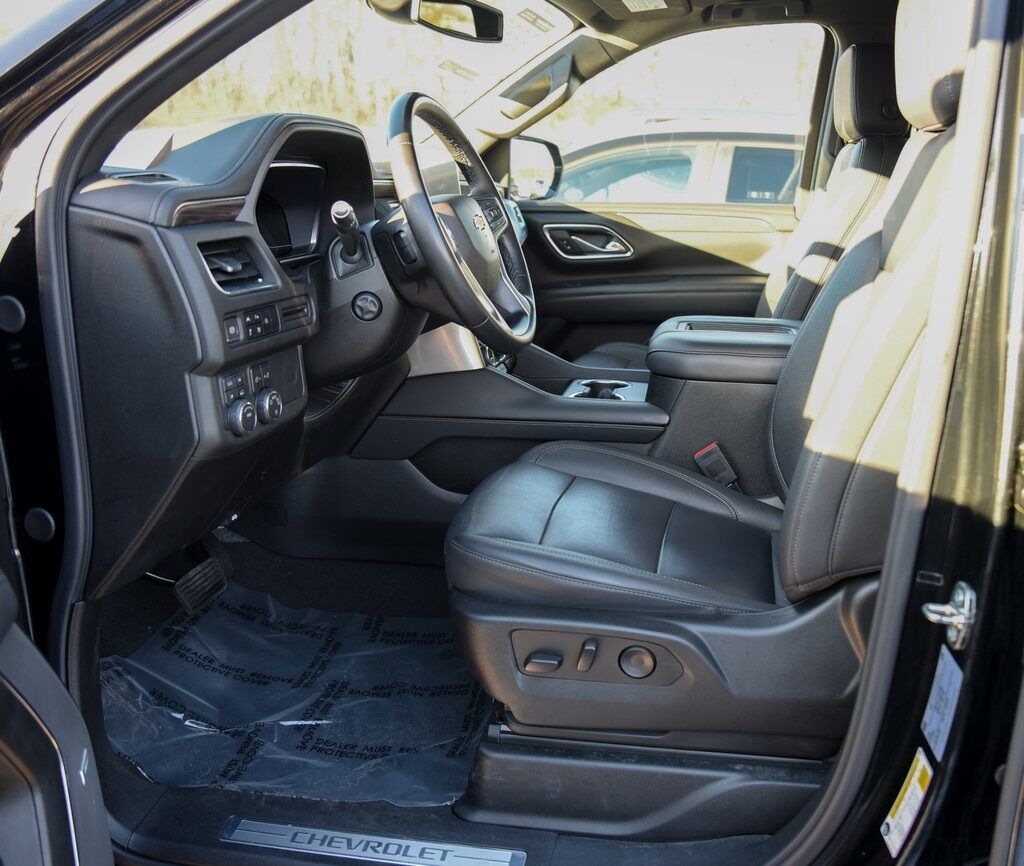 2023 Chevrolet Suburban LT Akron