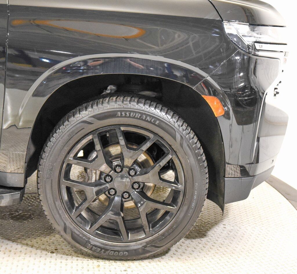 2023 Chevrolet Suburban LT Akron