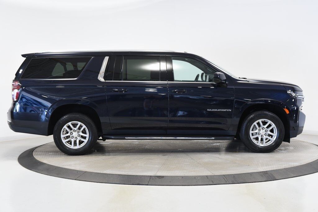 2023 Chevrolet Suburban LT Akron