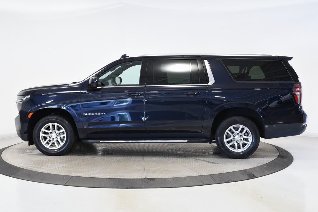 2023 Chevrolet Suburban LT Akron