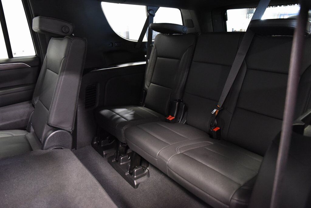 2023 Chevrolet Suburban LT Akron
