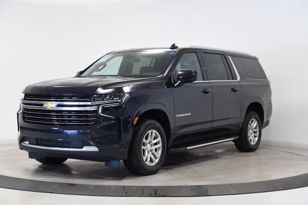 2023 Chevrolet Suburban LT Akron