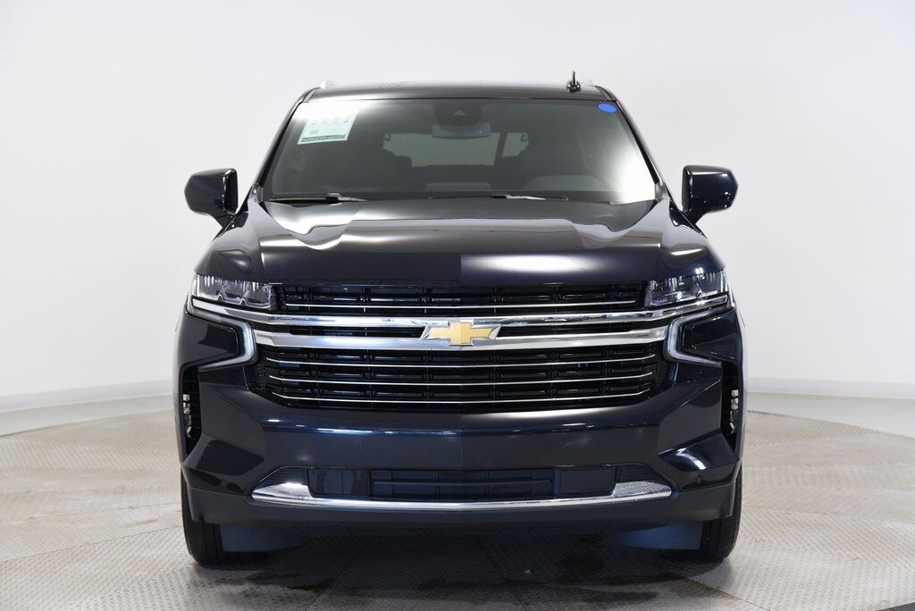2023 Chevrolet Suburban LT Akron