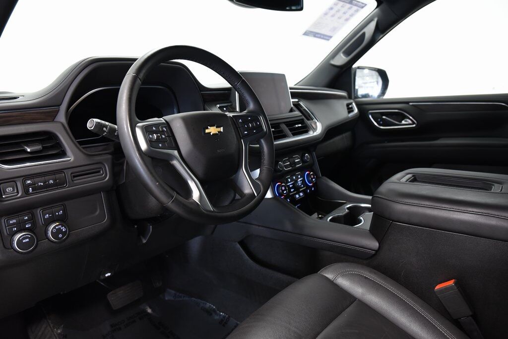 2023 Chevrolet Suburban LT Akron