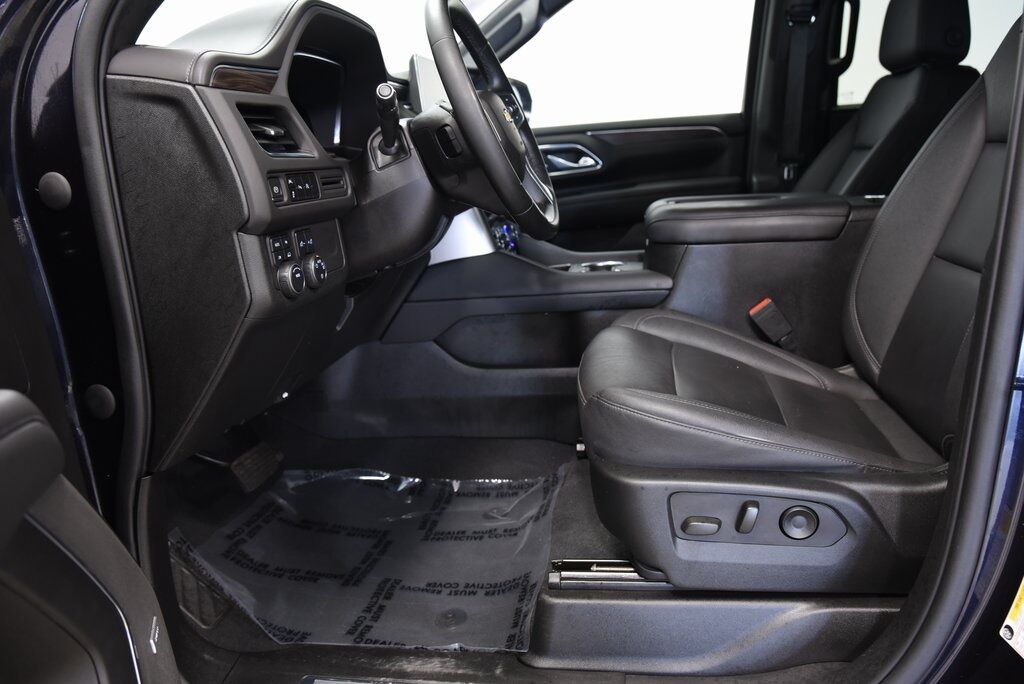 2023 Chevrolet Suburban LT Akron