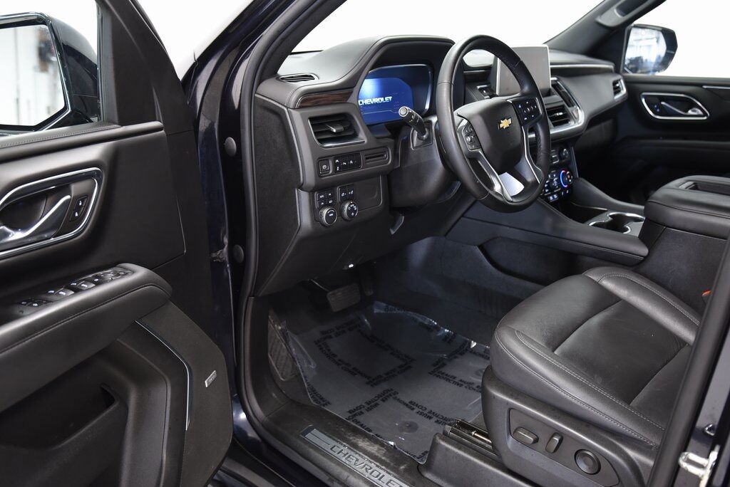2023 Chevrolet Suburban LT Akron