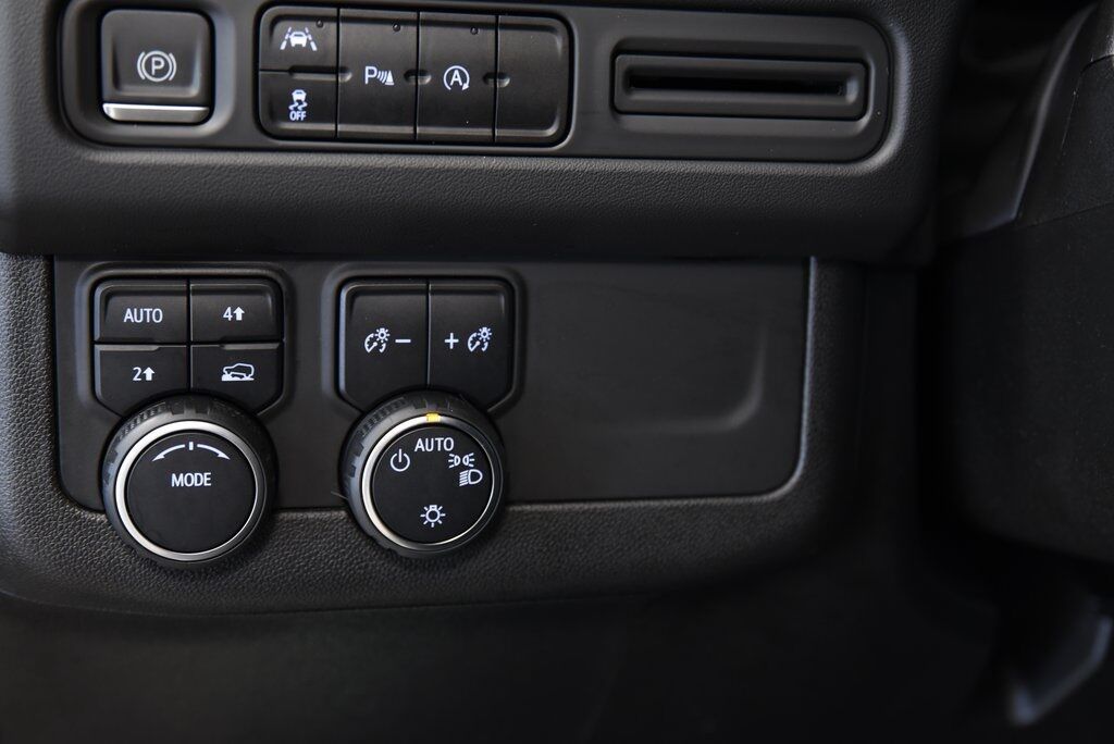 2023 Chevrolet Suburban LT Akron