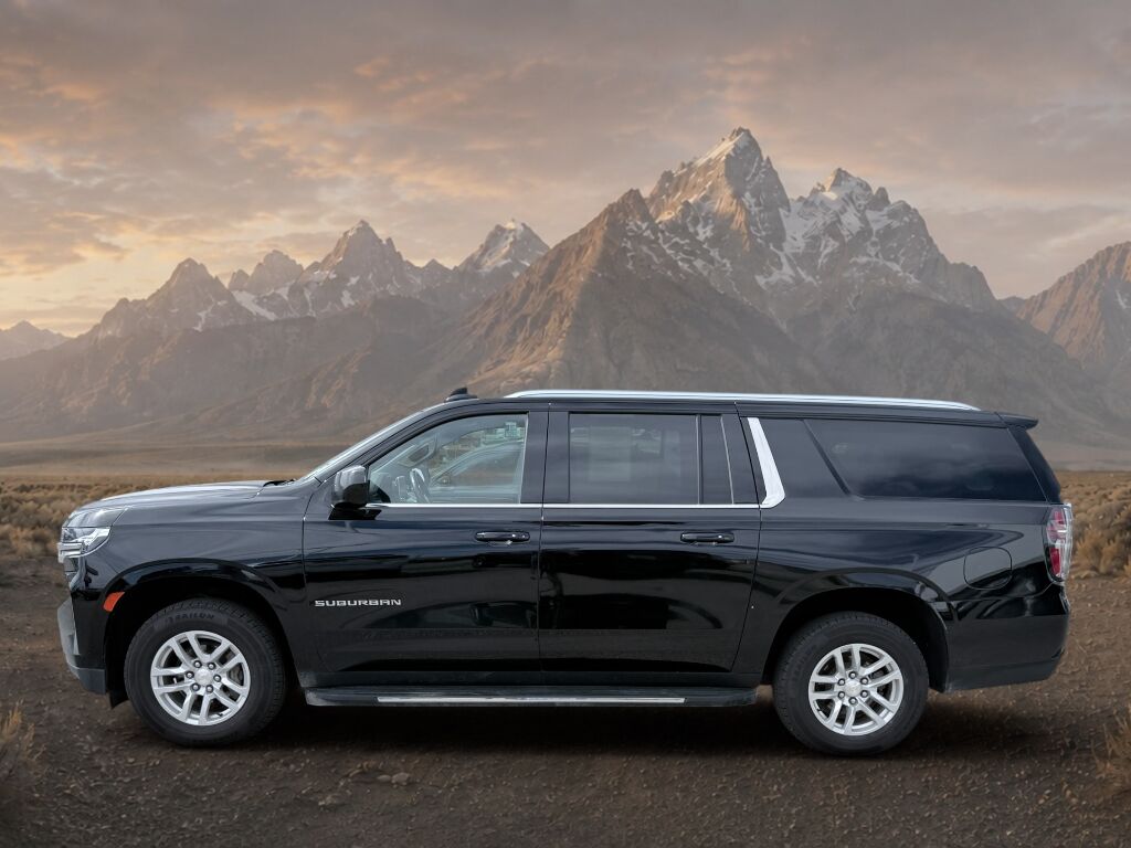 2023 Chevrolet Suburban LT