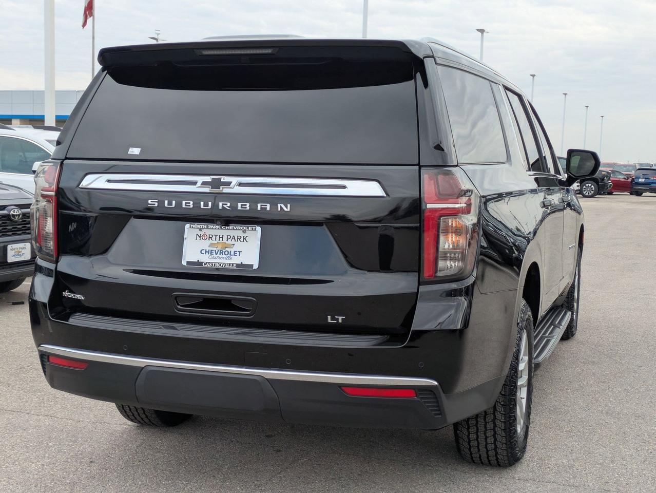 2023 Chevrolet Suburban LT
