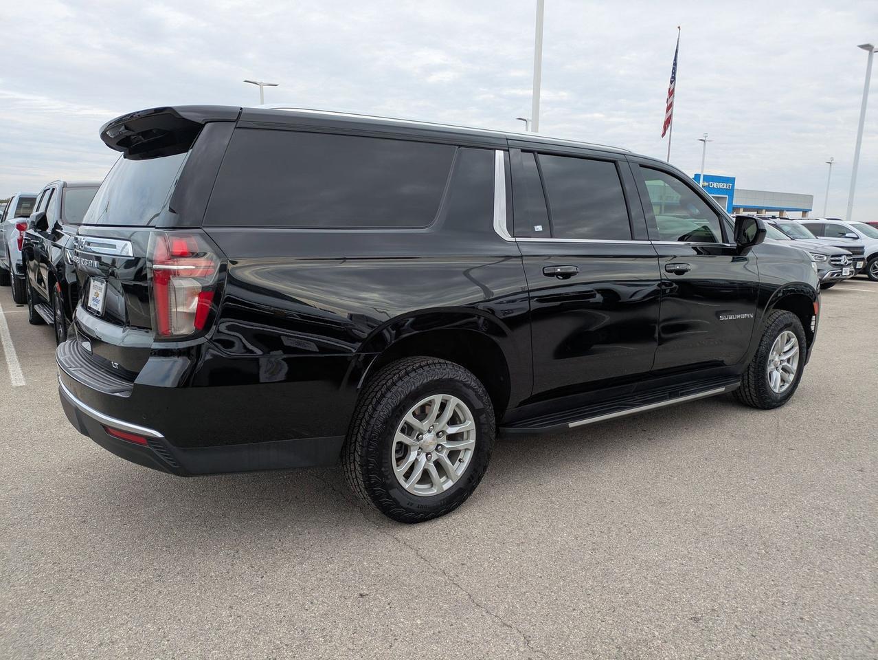 2023 Chevrolet Suburban LT