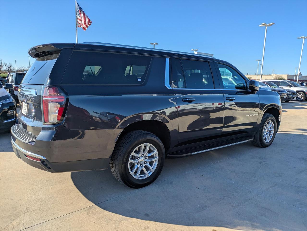 2023 Chevrolet Suburban LT