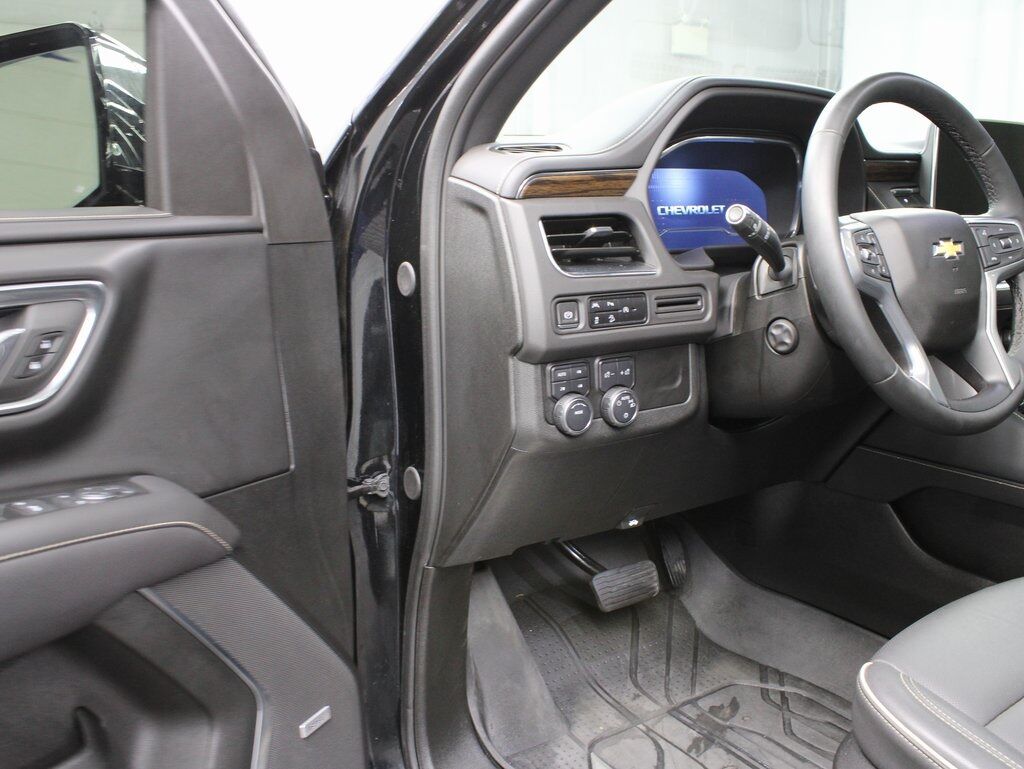 2023 Chevrolet Suburban Premier 4WD 7 Passenger Fond du Lac WI