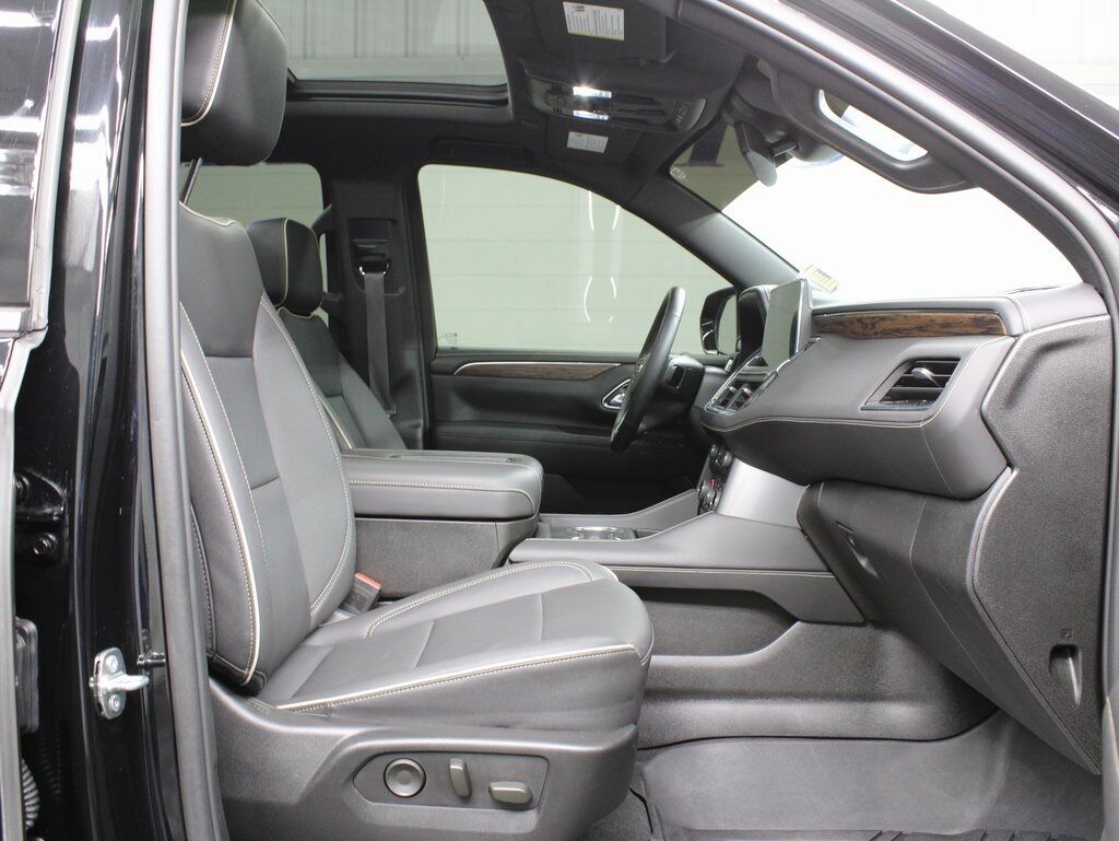 2023 Chevrolet Suburban Premier 4WD 7 Passenger Fond du Lac WI