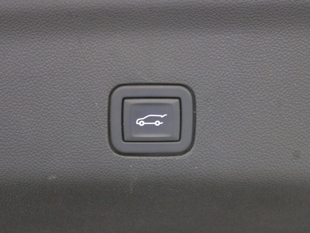 2023 Chevrolet Suburban Premier 4WD 7 Passenger Fond du Lac WI