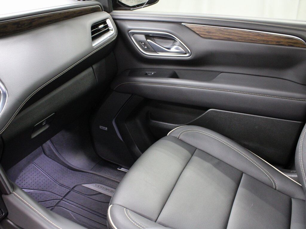 2023 Chevrolet Suburban Premier 4WD 7 Passenger Fond du Lac WI
