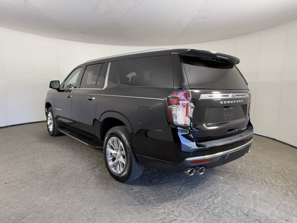 2023 Chevrolet Suburban Premier 4x4 w/Panoramic Sunroof Maumee OH
