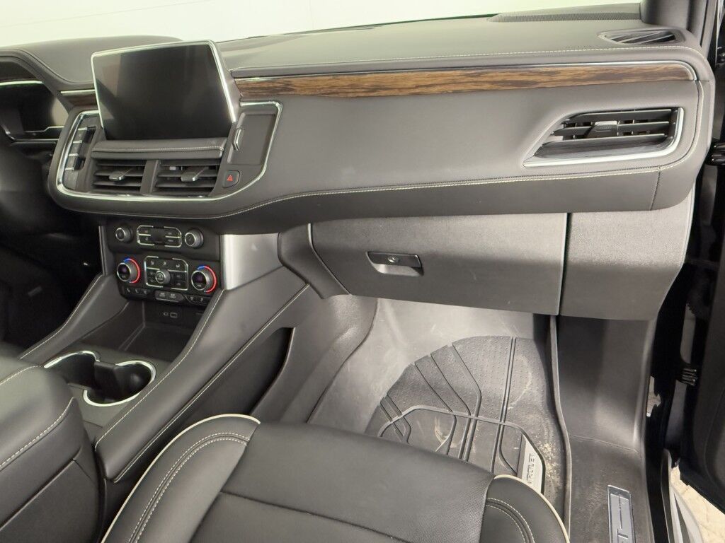 2023 Chevrolet Suburban Premier 4x4 w/Panoramic Sunroof Maumee OH