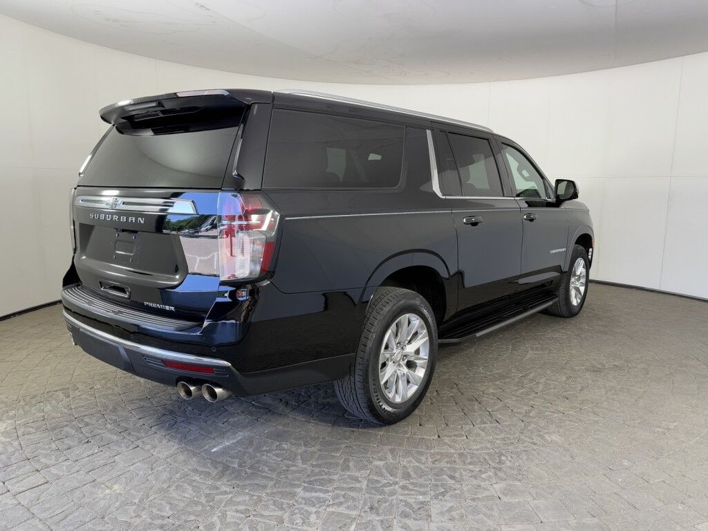 2023 Chevrolet Suburban Premier 4x4 w/Panoramic Sunroof Maumee OH