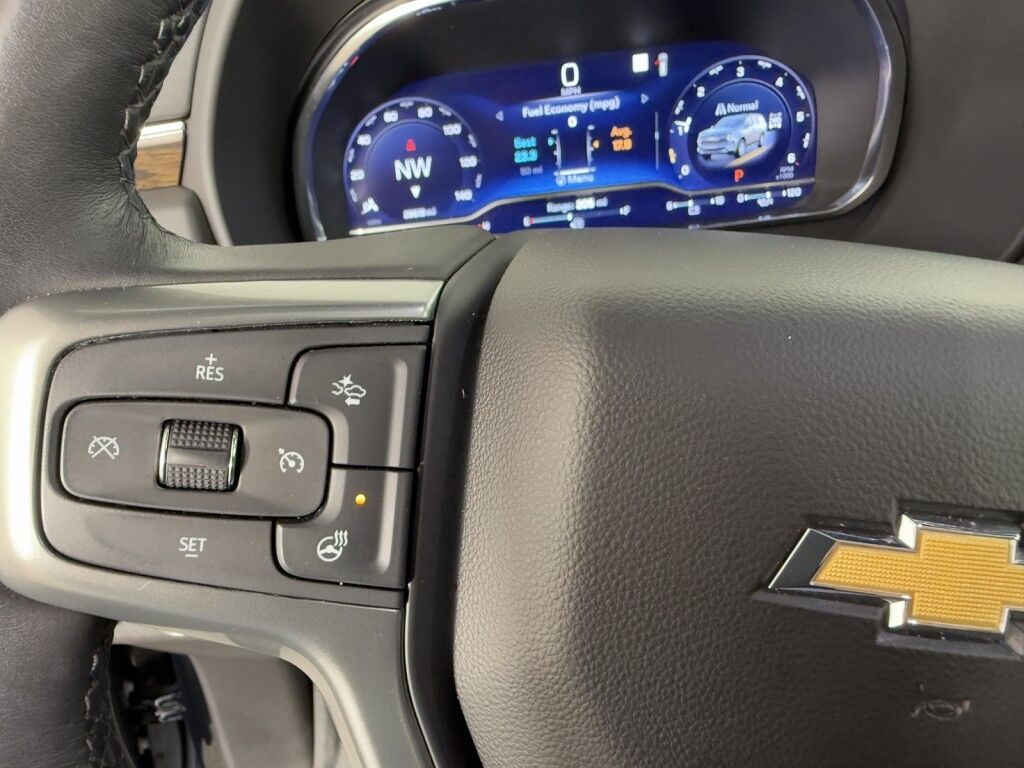 2023 Chevrolet Suburban Premier 4x4 w/Panoramic Sunroof Maumee OH