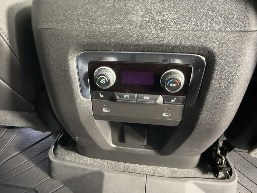 2023 Chevrolet Suburban Premier 4x4 w/Panoramic Sunroof Maumee OH