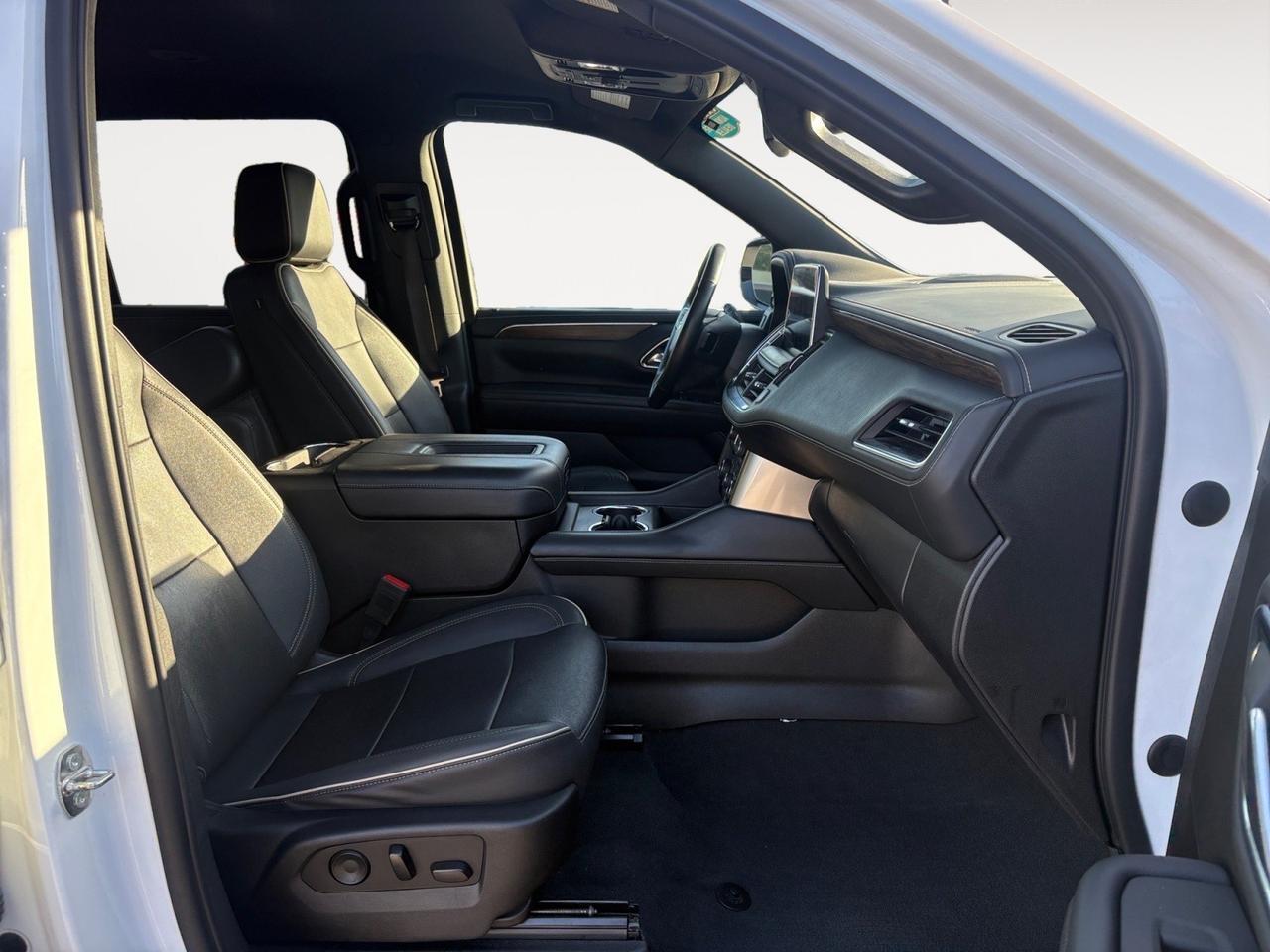 2023 Chevrolet Suburban Premier, LANE KEEP ASSIST, FORWARD COLLISION ALERT, BLIND SPOT MONITORING, POWER LIFTGATE, POWER 3RD ROW SEATS, CAPTAINS CHAIRS, RUNNING BOARDS, APPLE CARPLAY/ANDROID AUTO, HEATED & COOLING SEATS, ONE OWNER, CLEAN CARFAX, THIS SUBURBAN IS READY TO RI Virginia Beach VA