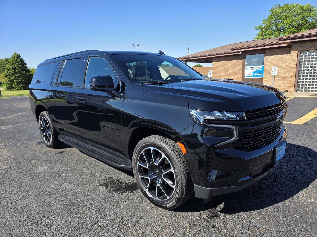 2023 Chevrolet Suburban RST 4x4 4dr SUV Eldridge IA