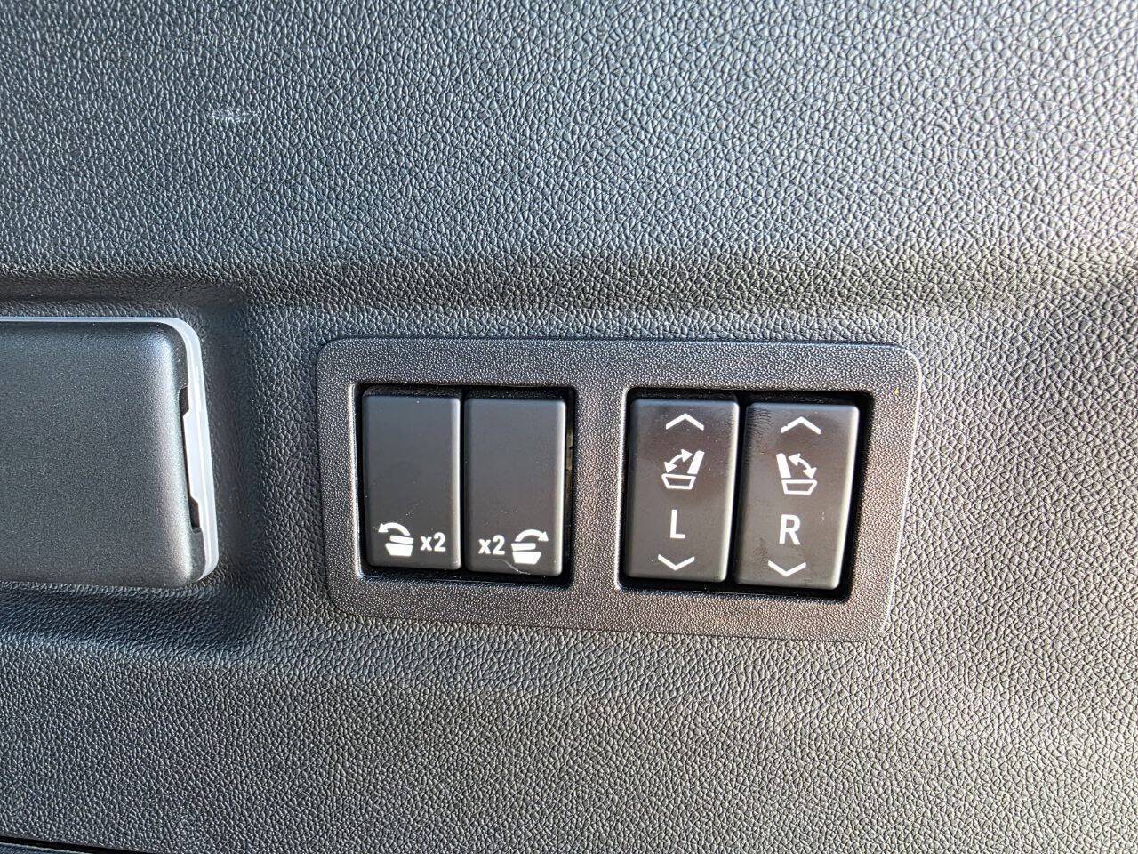 2023 Chevrolet Suburban RST 4x4 4dr SUV Eldridge IA