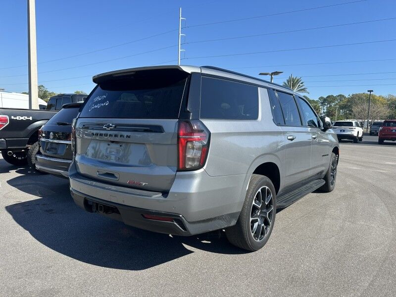 2023 Chevrolet Suburban RST