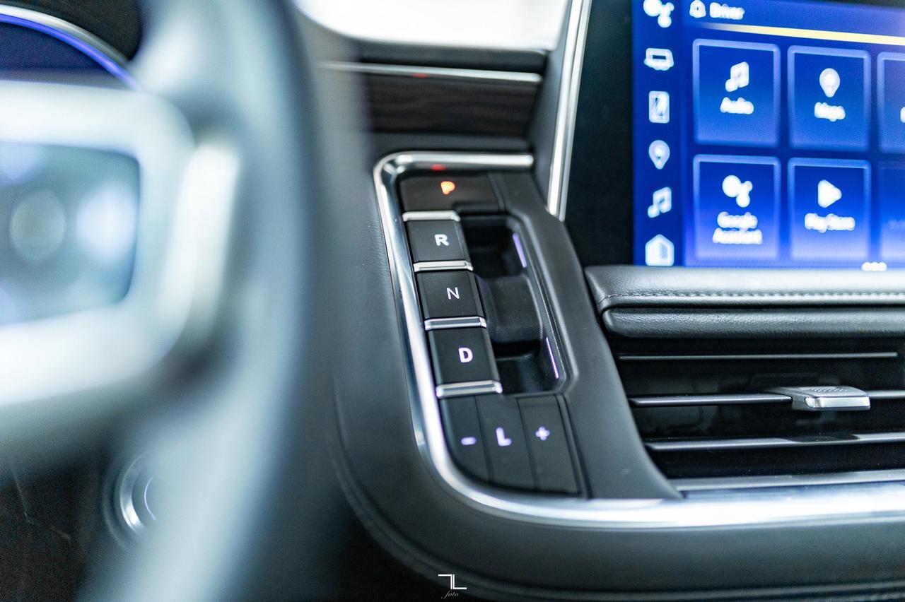 2023 Chevrolet Tahoe AWD Z71 Leather Roof Nav BCam Red Deer AB