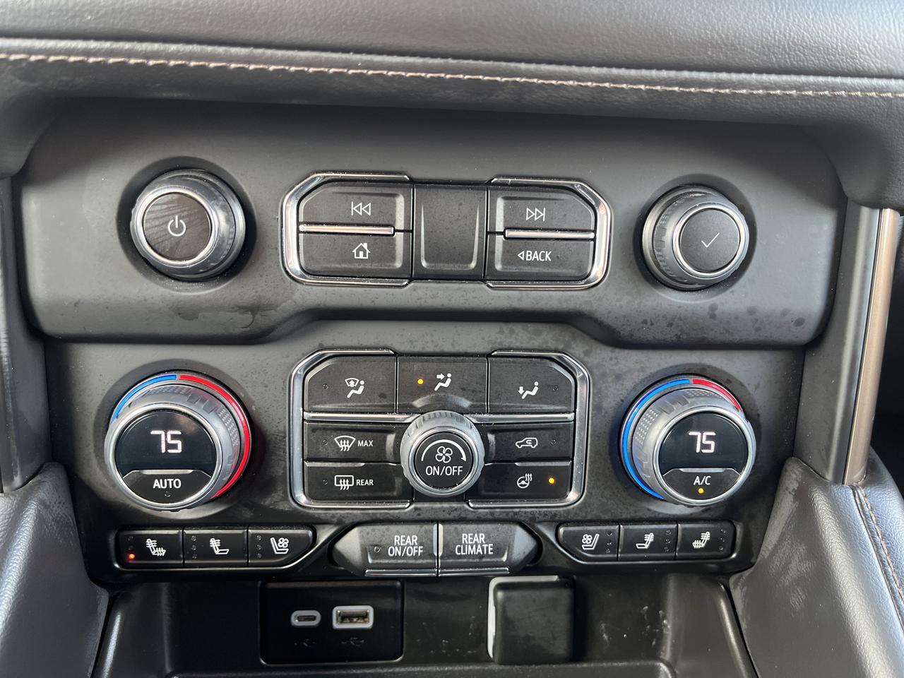 2023 Chevrolet Tahoe High Country 4WD AdvTech MaxTrrlngPkgs w/22s Sunroof SuperCruise AdptvCrz RearSeatMedia PwrSteps Saukville WI