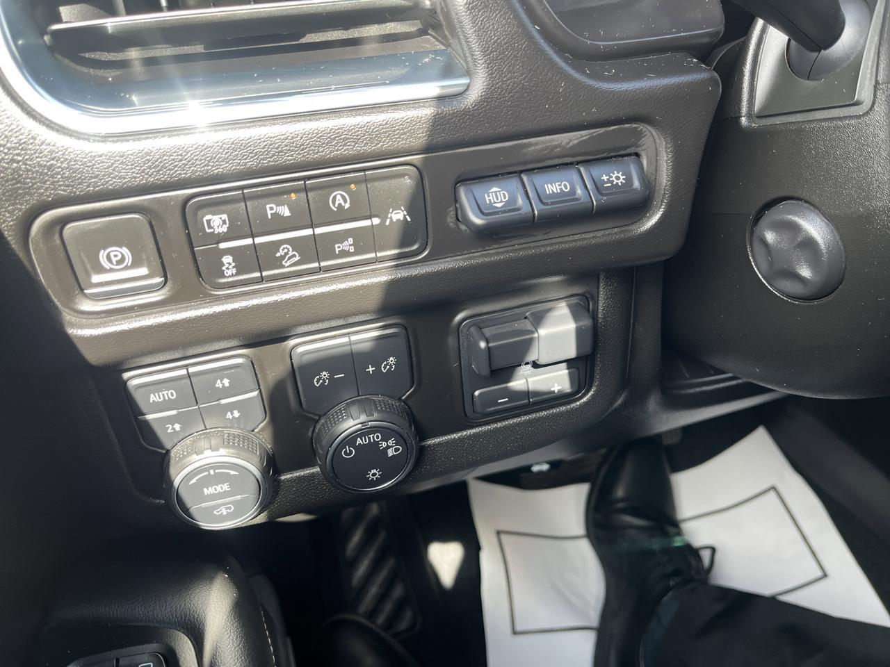 2023 Chevrolet Tahoe High Country 4WD AdvTech MaxTrrlngPkgs w/22s Sunroof SuperCruise AdptvCrz RearSeatMedia PwrSteps Saukville WI