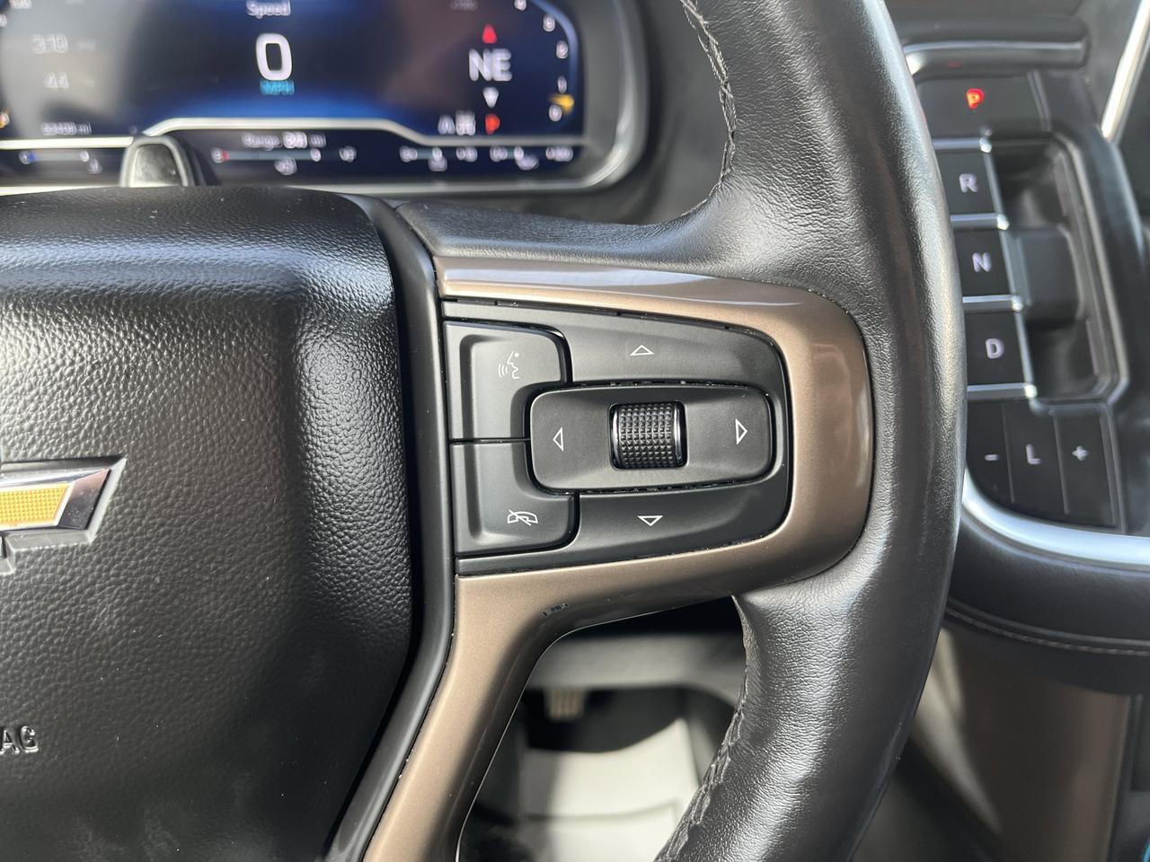 2023 Chevrolet Tahoe High Country 4WD AdvTech MaxTrrlngPkgs w/22s Sunroof SuperCruise AdptvCrz RearSeatMedia PwrSteps Saukville WI