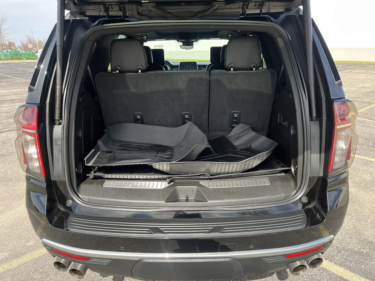 2023 Chevrolet Tahoe High Country 4WD AdvTech MaxTrrlngPkgs w/22s Sunroof SuperCruise AdptvCrz RearSeatMedia PwrSteps Saukville WI