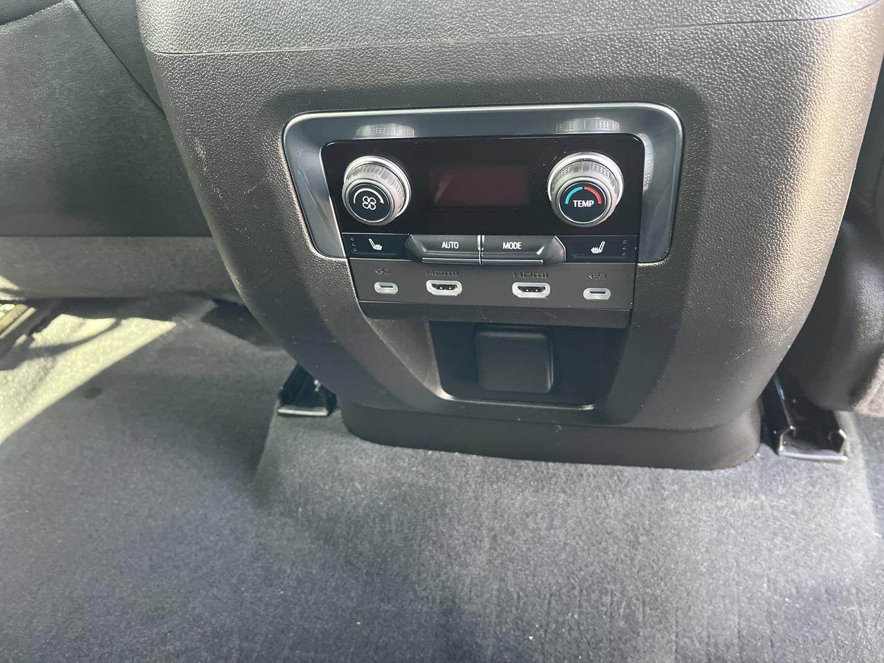 2023 Chevrolet Tahoe High Country 4WD AdvTech MaxTrrlngPkgs w/22s Sunroof SuperCruise AdptvCrz RearSeatMedia PwrSteps Saukville WI