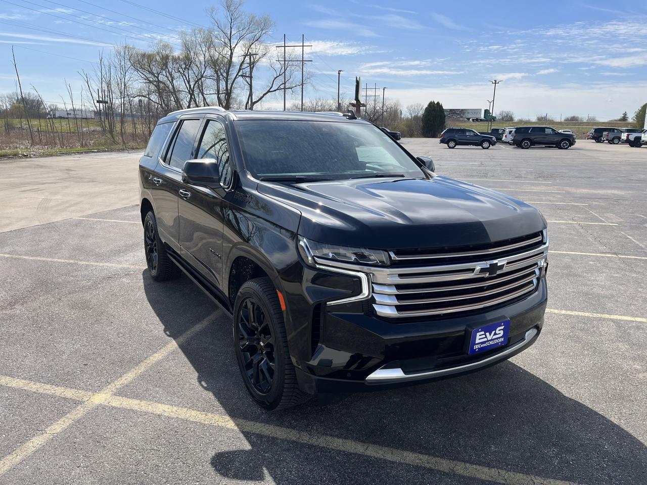 2023 Chevrolet Tahoe High Country 4WD AdvTech MaxTrrlngPkgs w/22s Sunroof SuperCruise AdptvCrz RearSeatMedia PwrSteps Saukville WI